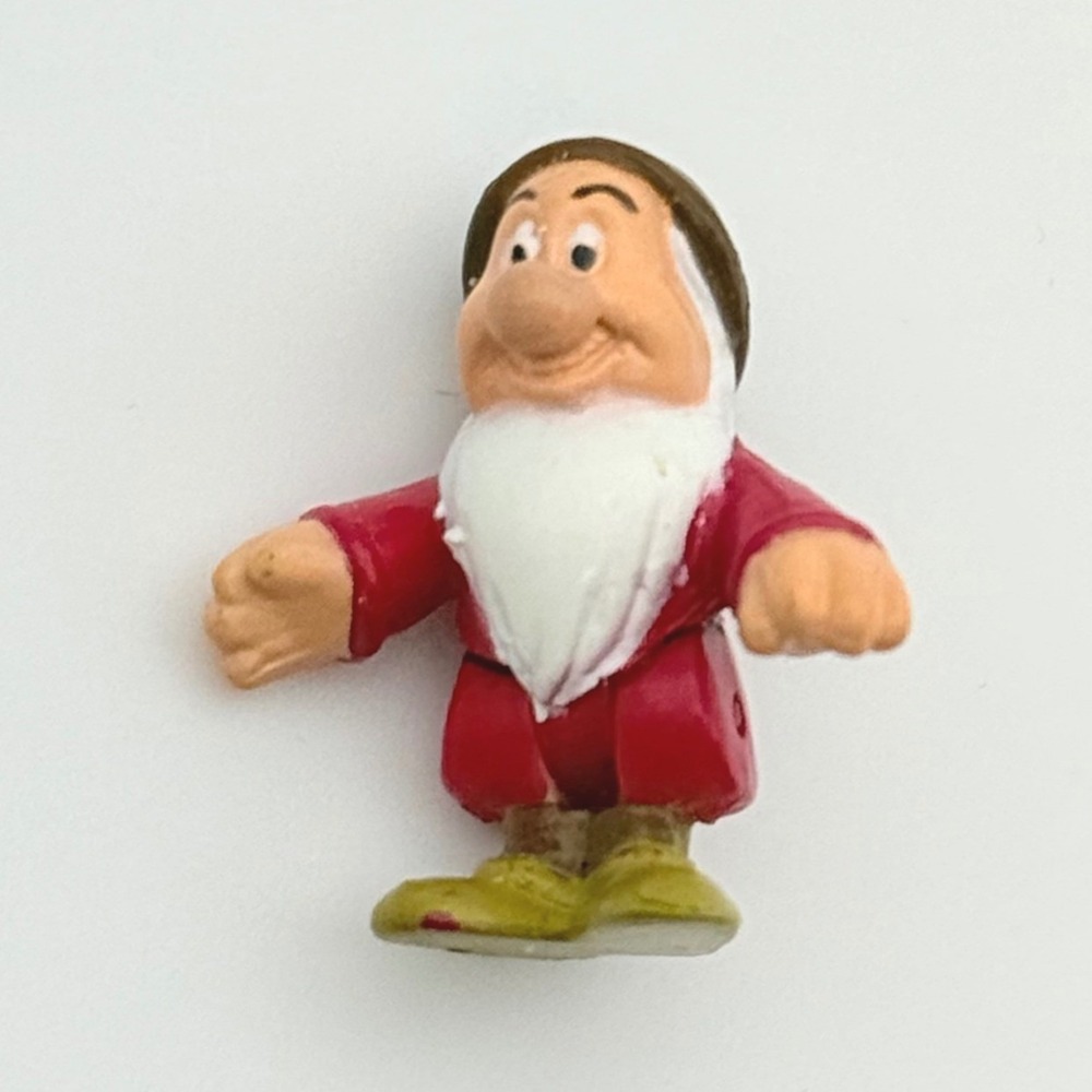 Disney Snow White Happy Polly Pocket Dwarf Mini Micro Action Figure 1" Red